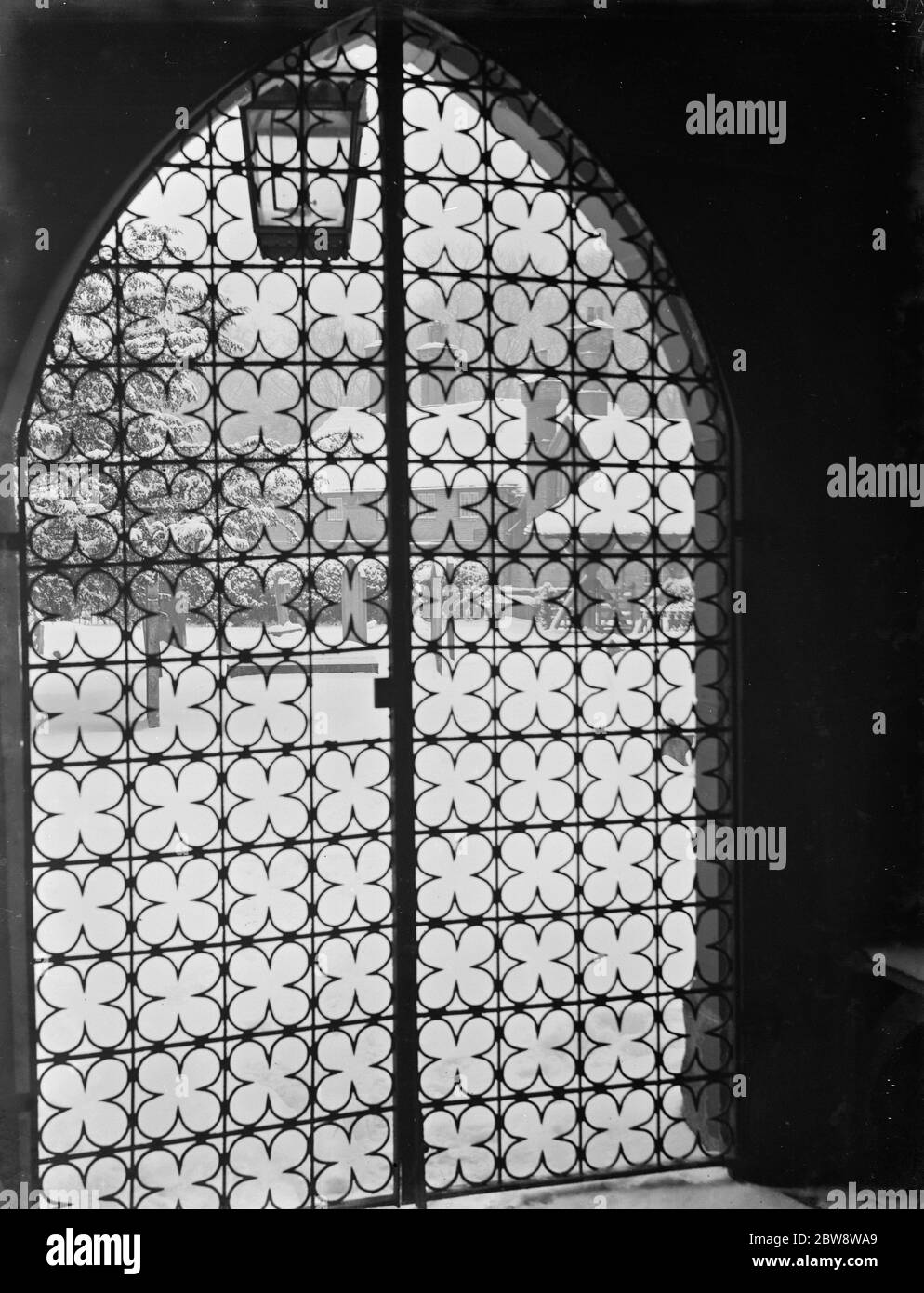 White wrought iron gate hires stock photography and images Alamy