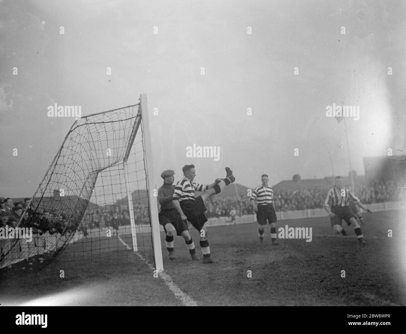 Spectators Box Spectators box football Black and White Stock Photos & Images - Alamy