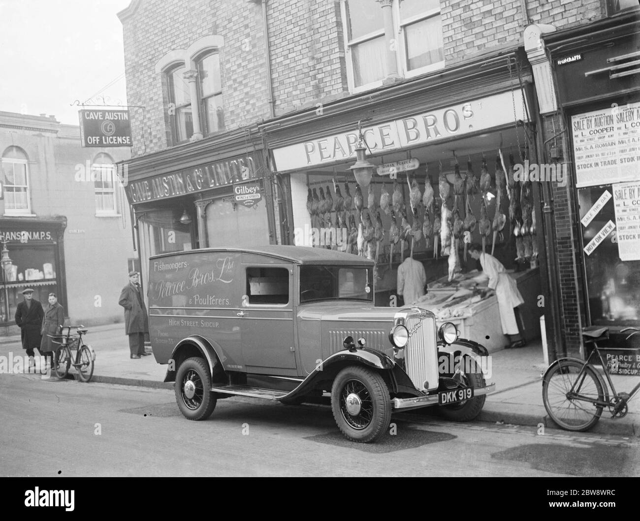 Fish fish shop fishmonger shop Black and White Stock Photos & Images