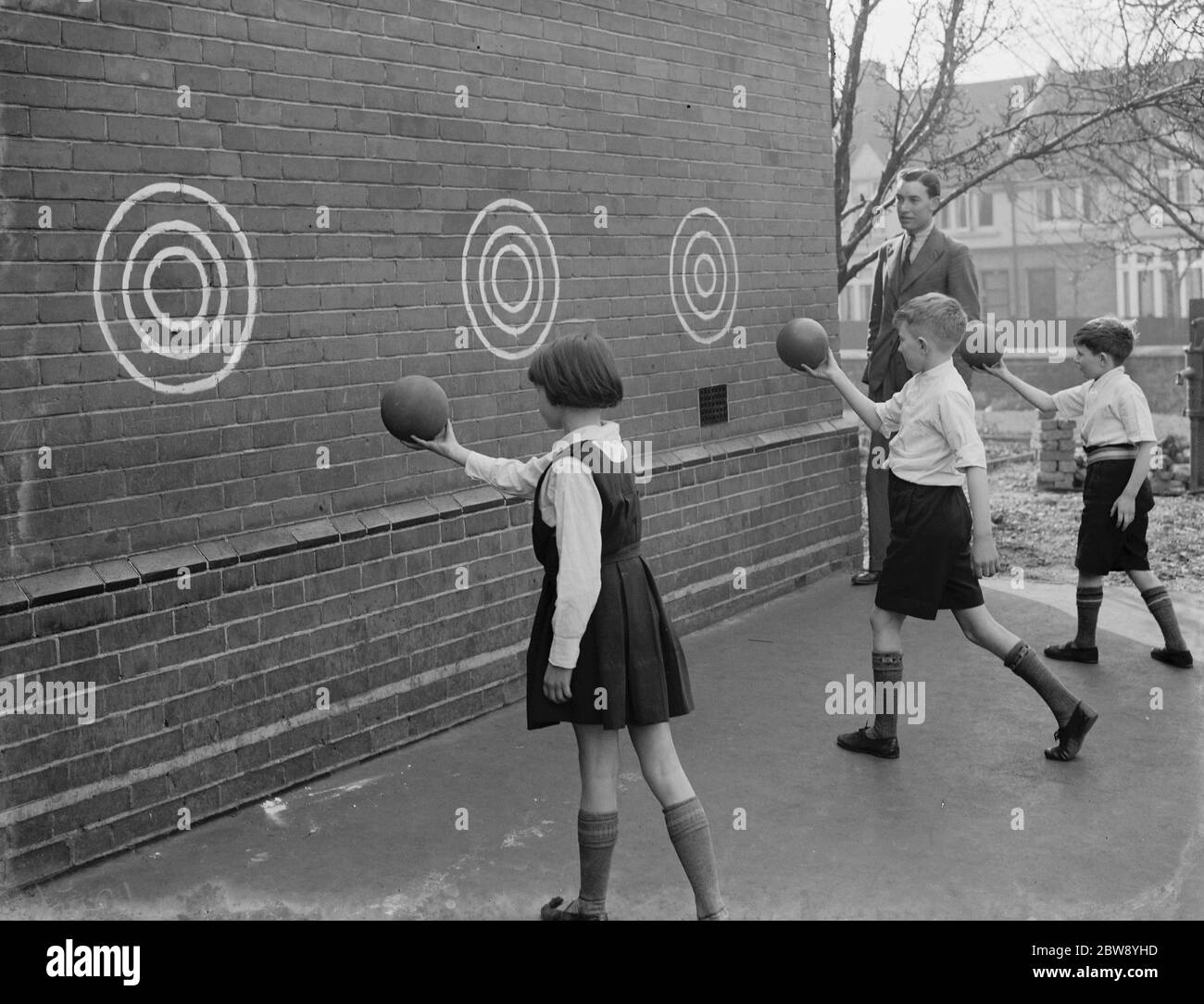 Children play wall ball games at St Mary Cray Council School in Bromley , Kent . 1939 Stock Photo