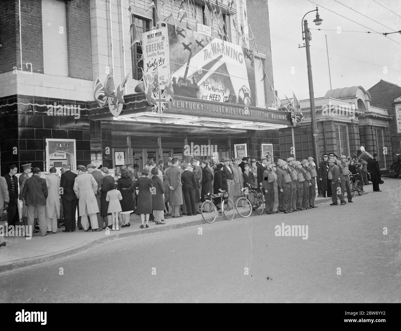 A national service Anti Aircraft display at the State Cinema in Dartford , Kent . 1939 Stock Photo