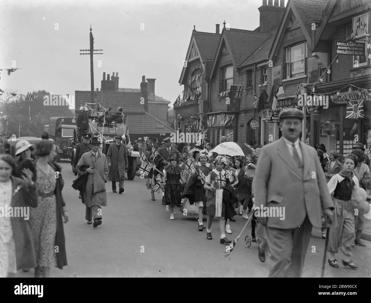 Coronation festivities at St Mary Cray . 15 May 1937 Stock Photo