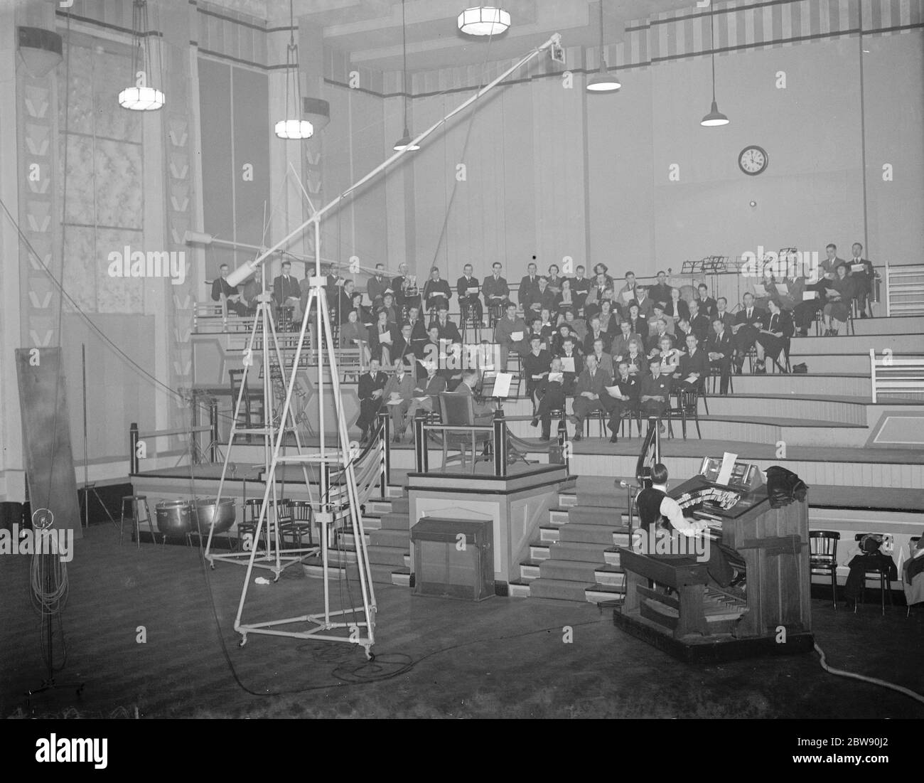 Mr Robinson Cleaver , the famous cinema organist , in the recording studio . 1939 Stock Photo