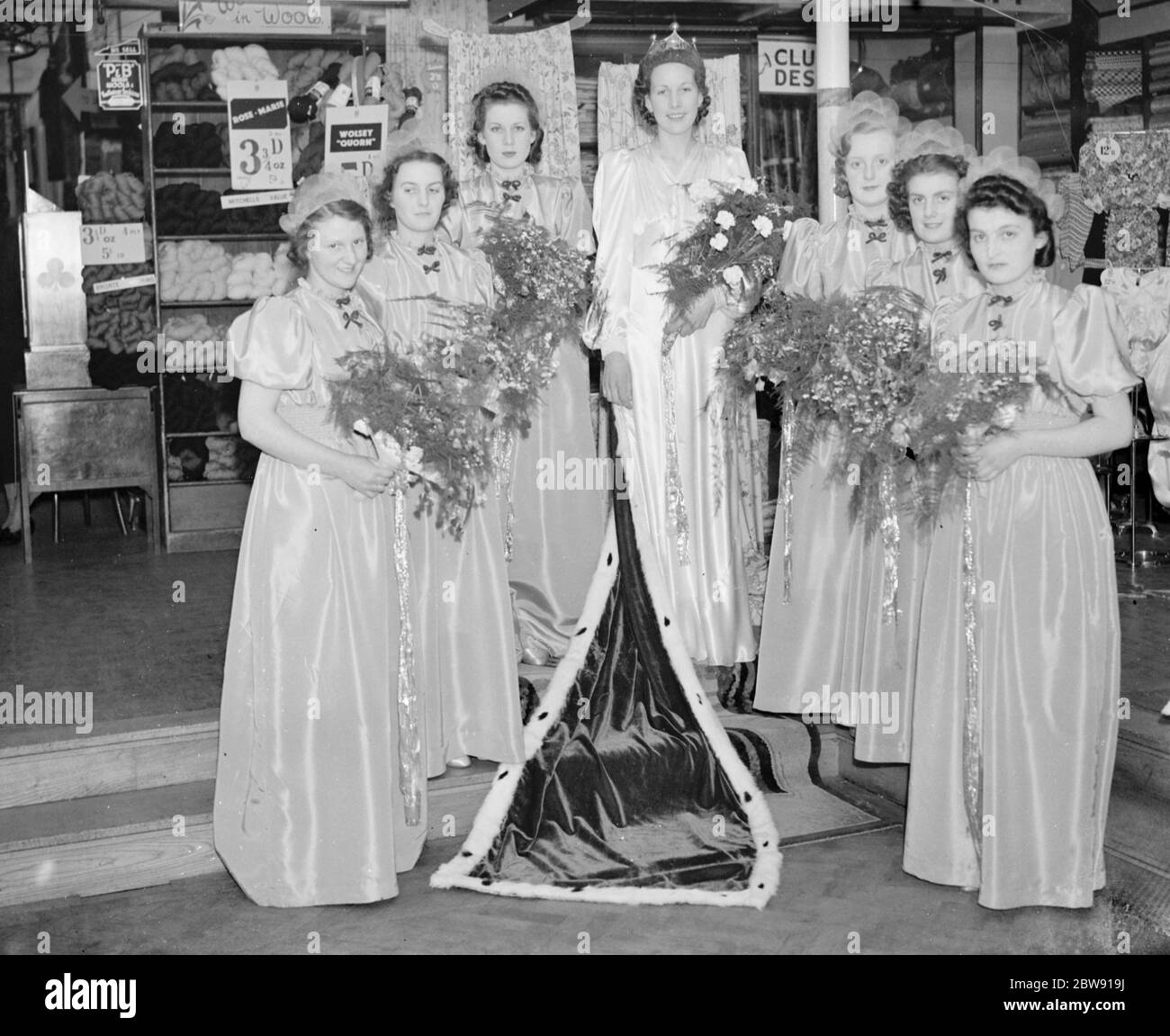 The Erith carnival queen with her attendants . 1939 Stock Photo Alamy
