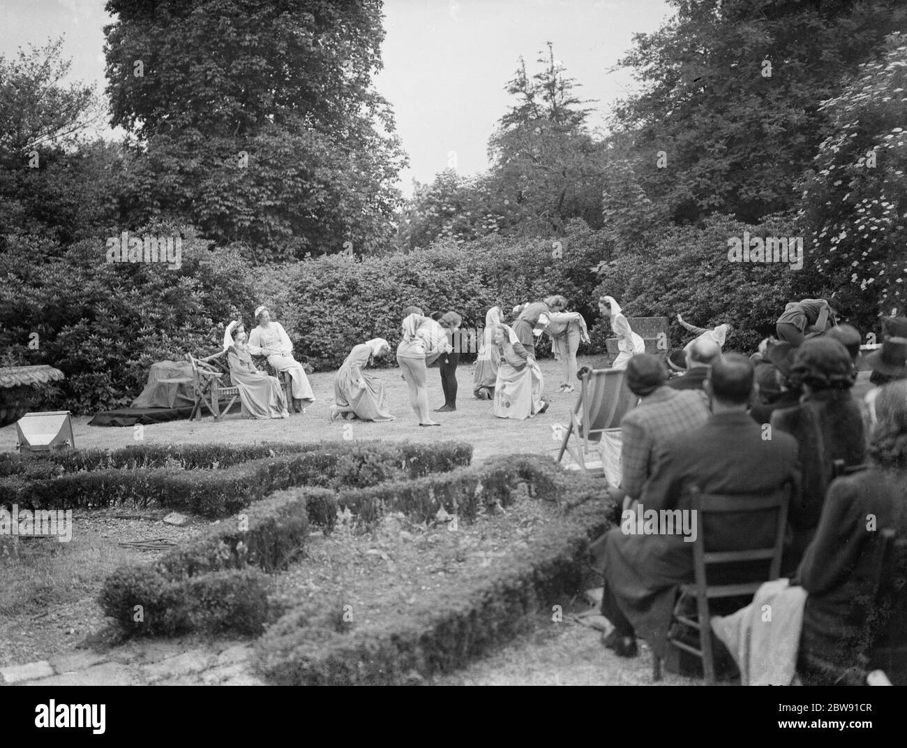 The Kerwin Players perform Shakespeares ' As you like it ' in the open air play in Eltham , London . 19 June 1939 Stock Photo