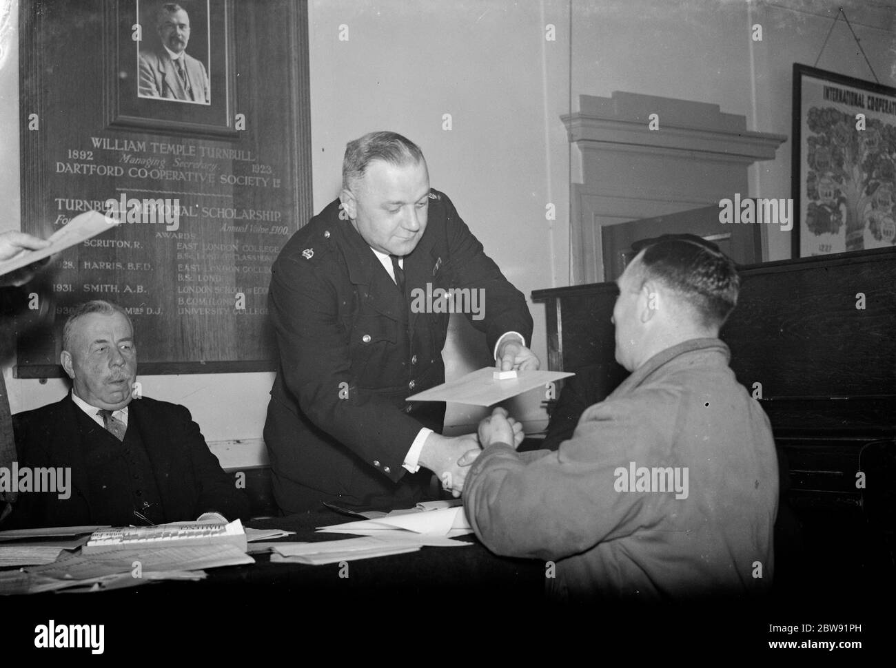 Dartford Co-op Society awarding Safety First Awards to their employees . 1938 Stock Photo