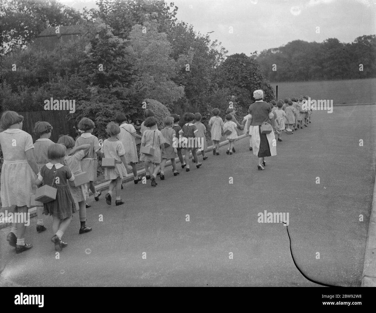 World war gas mask nurse Black and White Stock Photos & Images - Alamy