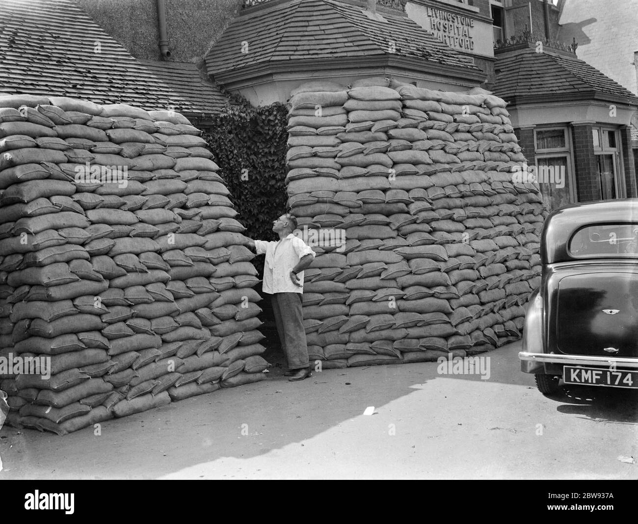 Sandbag protection for Livingstone Hospital at Gravesend , Kent . 1939 Stock Photo