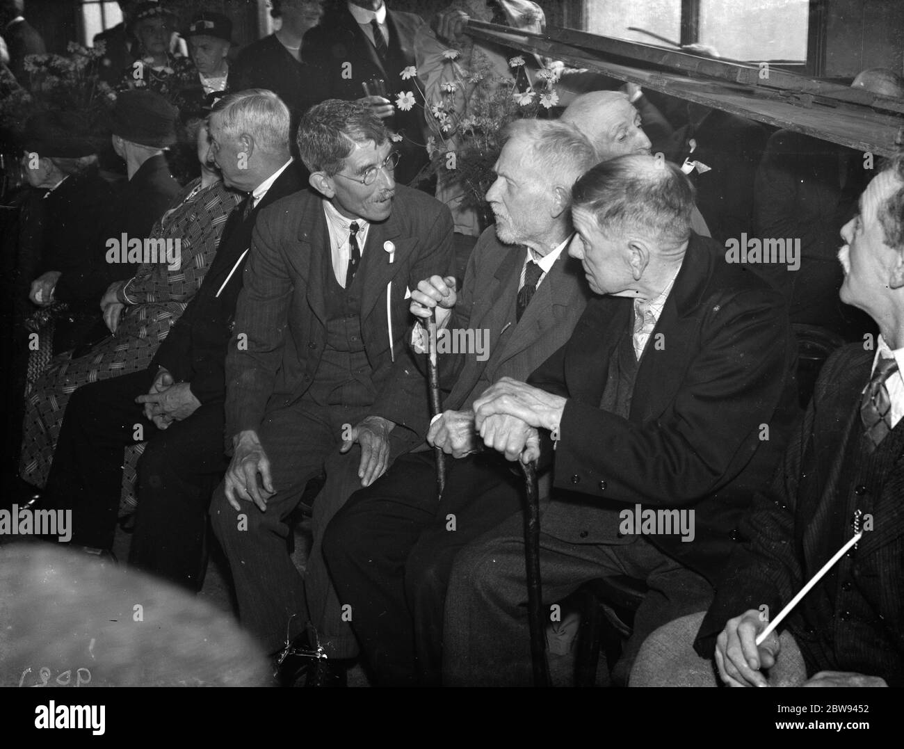 Old folks party in Stone , Kent . 1938 Stock Photo