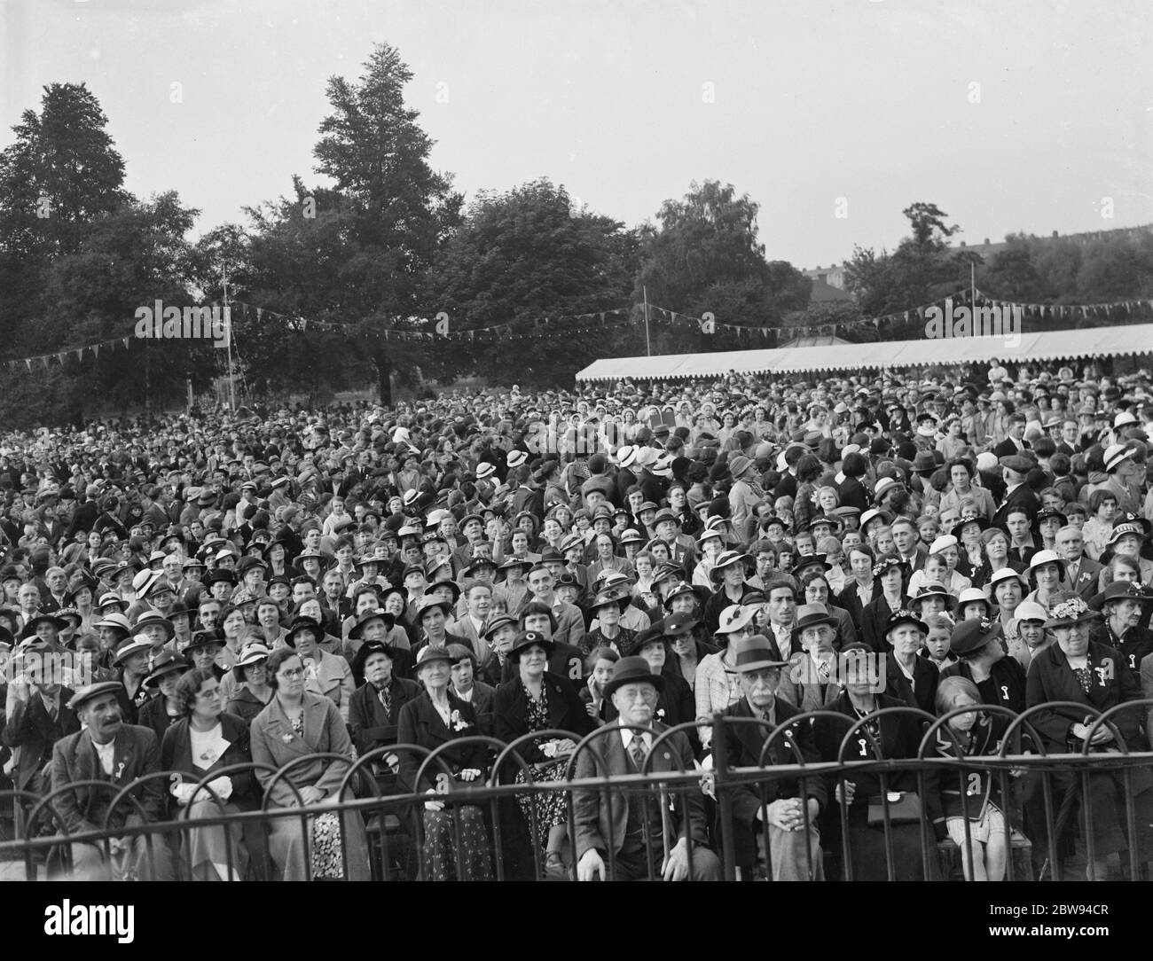 1937 coronation queen hi-res stock photography and images - Alamy