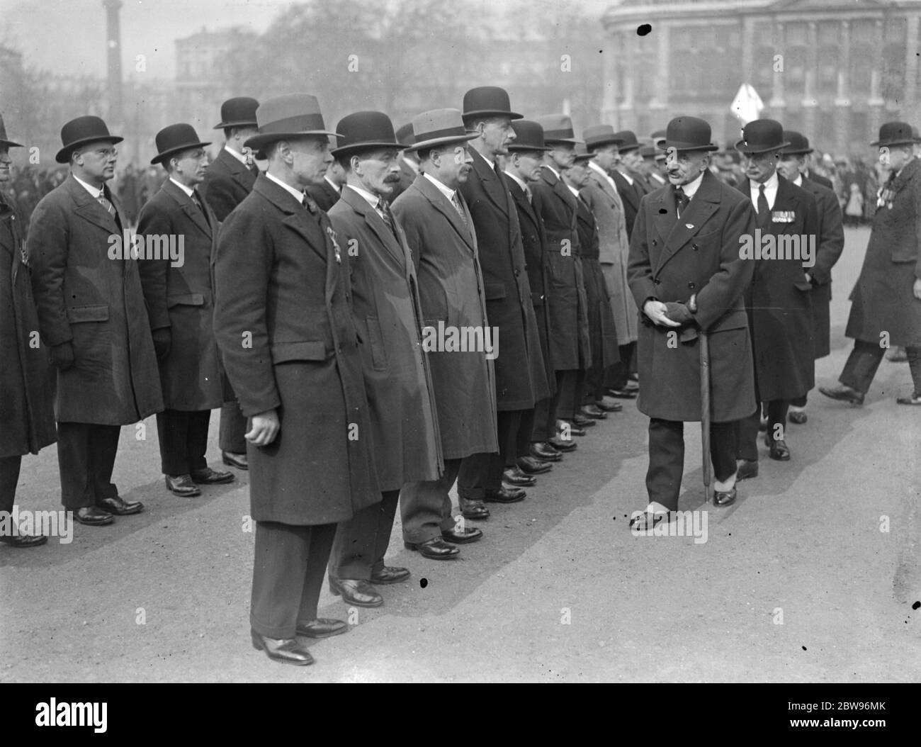Fourteenth anniversary of Fifth Army Retreat commemorated in London . General Sir Ivor Maxe , inspected the  Red Fox Comrades  Association , who took part in the Fifth Army Retreat , fourteen years ago during the War , at the Horse Guards Parade , London . General Sir Ivor Maxe inspecting the  Red Fox Comrades  Association at the parade . 20 March 1932 Stock Photo