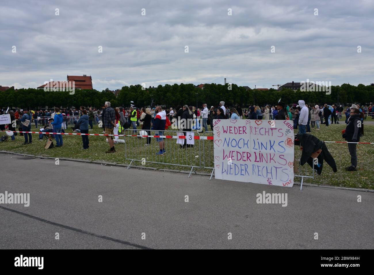 Demonstration gegen die Coronamaßnahmen auf der Theresienwiese. München, 30.05.2020 Stock Photo