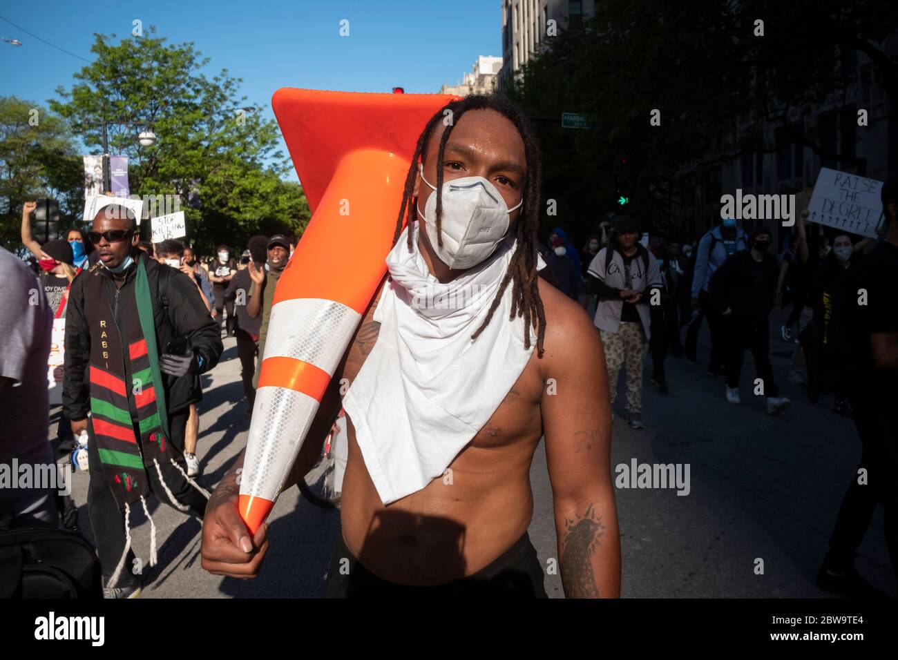 Chicago, IL, USA. 30th May, 2020. Chicagoans protest for the second day in a row in downtown Chicago. Along with other cities, after the death of George Floyd. An African American man who died in Minneapolis Police custody. Credit: Rick Majewski/ZUMA Wire/Alamy Live News Stock Photo