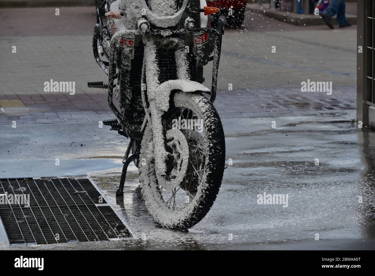 Motorcycle Cleanliness Moto wash hi-res stock photography and images - Alamy