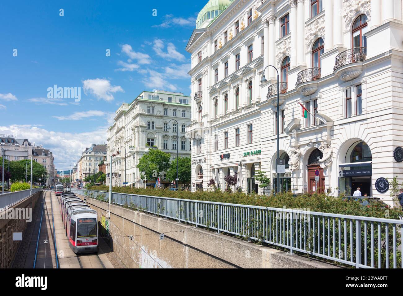 Wien, Vienna: house Maria-Theresien-Hof at street Währinger Straße 2, streetcar, in 01. Old Town, Wien, Austria Stock Photo