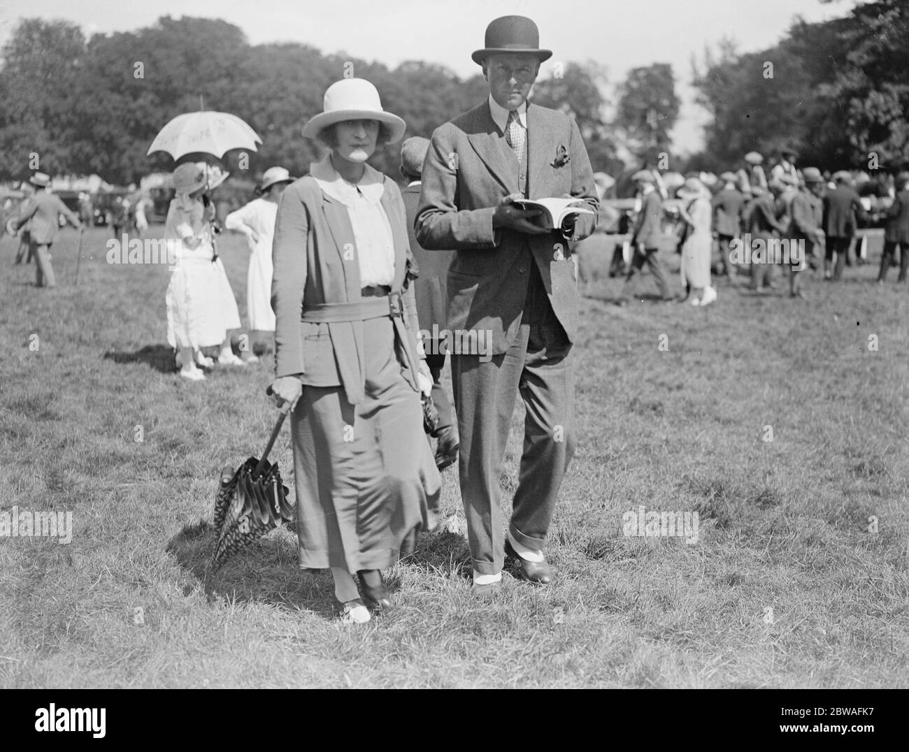 Tring agricultural show . Captain and Mrs Clive Dawson . 22 August 1923 Stock Photo
