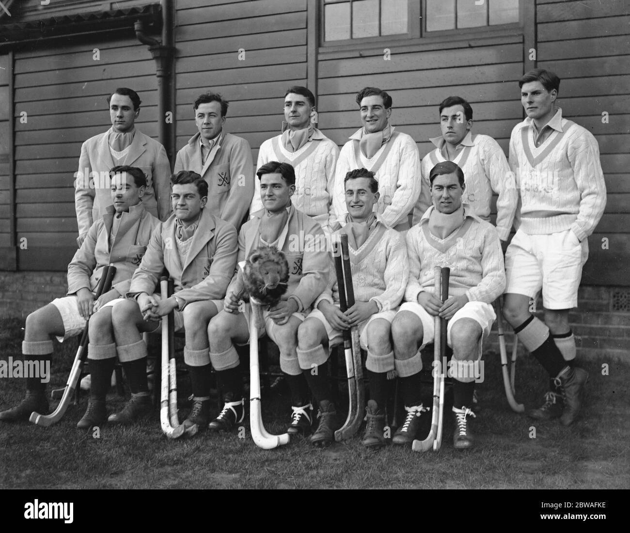 Varsity hockey at Beckenham , Oxford versus Cambridge , The Cambridge team Left to right sitting O Rocyn Jones , G E Hewan , P L Trevorrow R S Cranstoo ( Captain ) , N W D Yardley left to right standing C W S Sergel , P R Oliver , F T Hopkinson , V A Cox , J J Johnstone and F R Weston 20 February 1937 Stock Photo