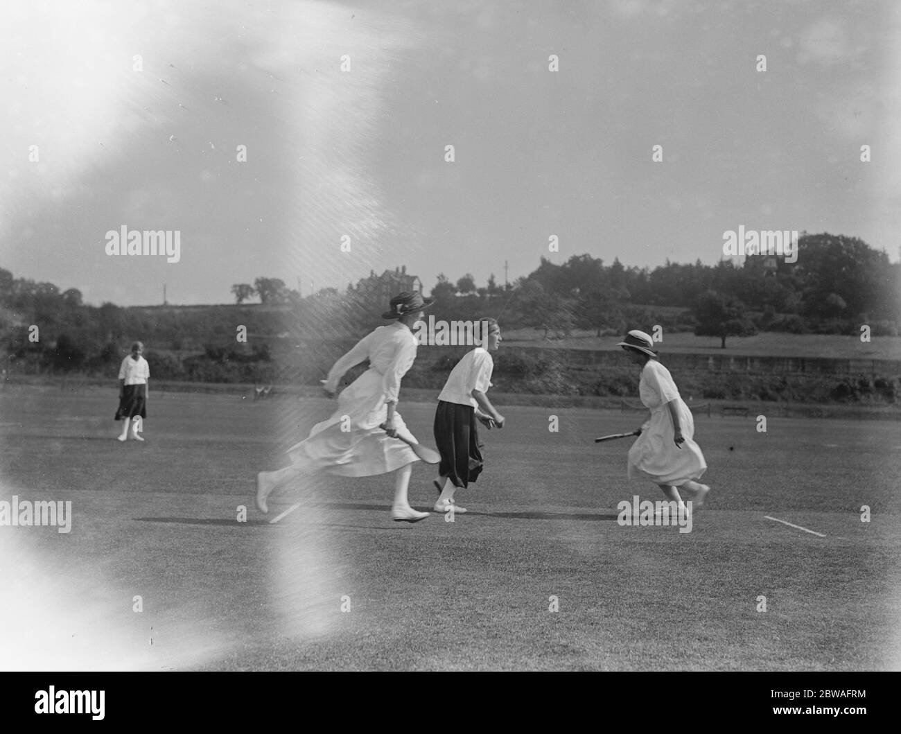Kent versus Sussex , ladies stoolball match at Horsham cricket grounds . 27 July 1929 Stock Photo