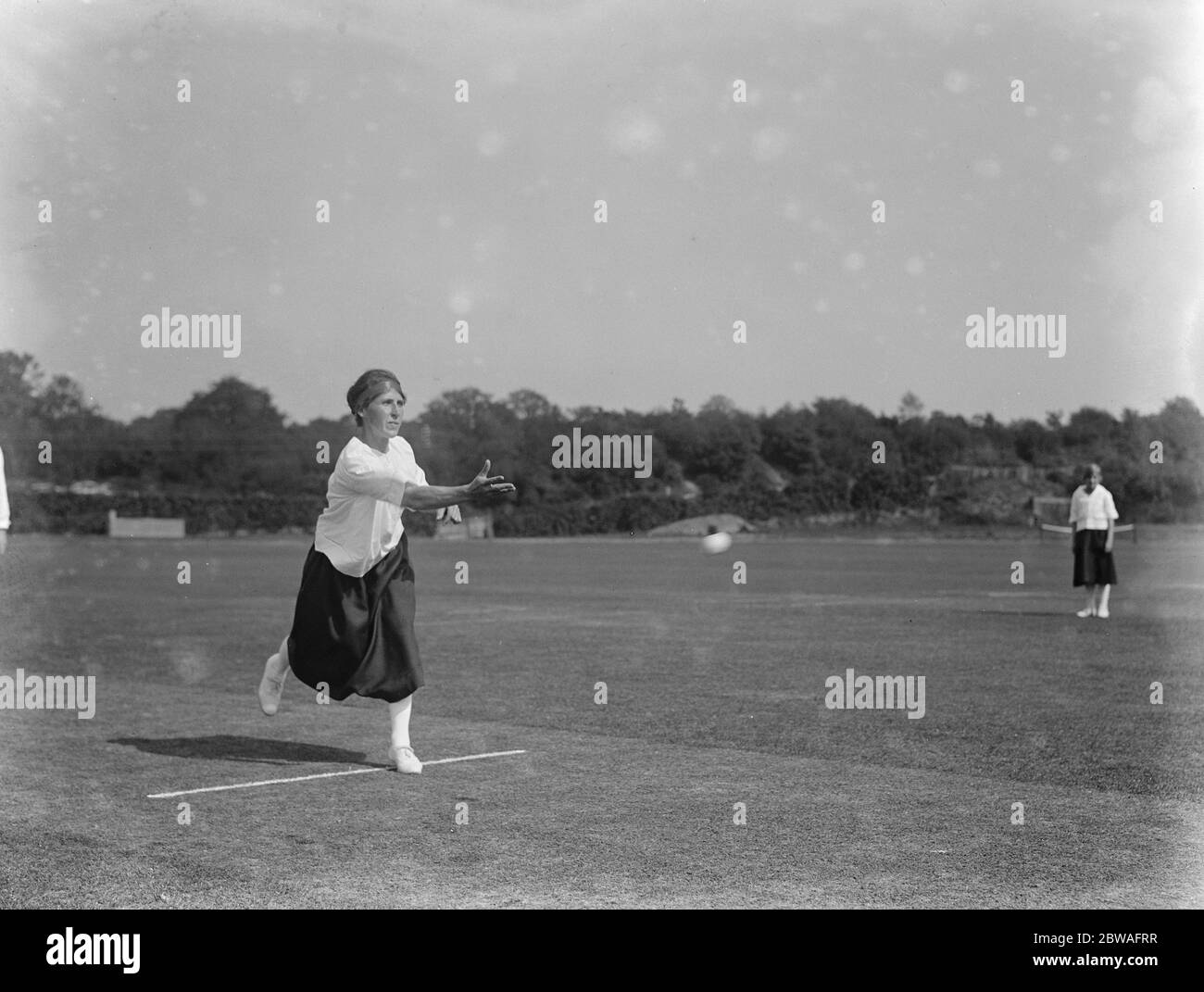 Kent versus Sussex , ladies stoolball match at Horsham cricket grounds . 27 July 1929 Stock Photo