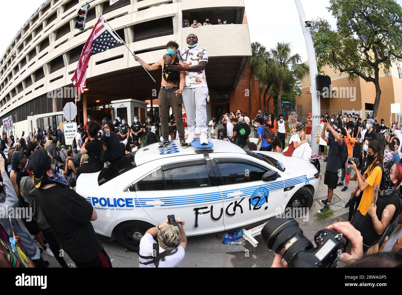 Two Protestors Two protestors hi-res stock photography and images - Alamy