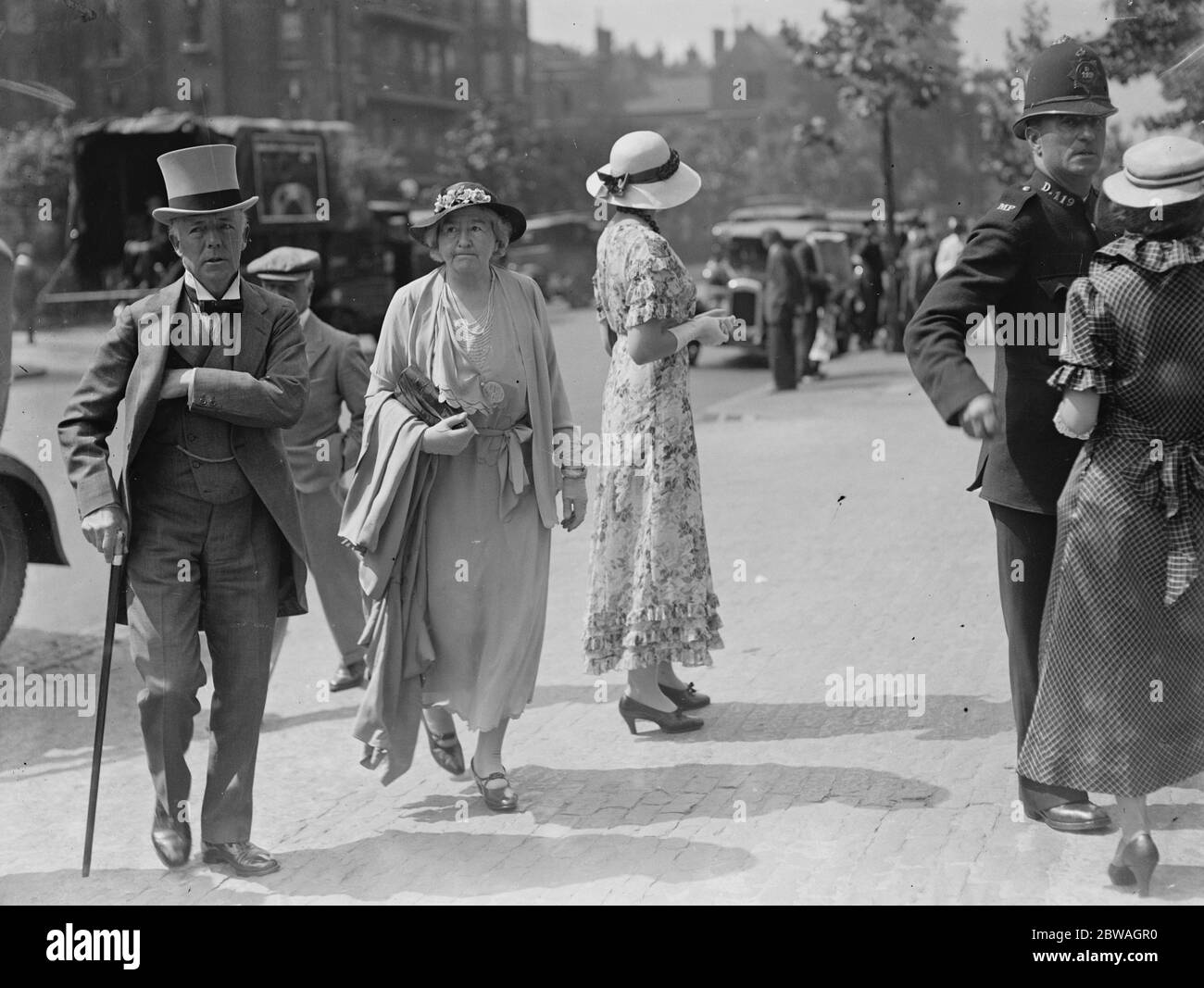 Oxford versus Cambridge at Lord ' s The right Hon Walter Runciman 9 July 1934 Stock Photo