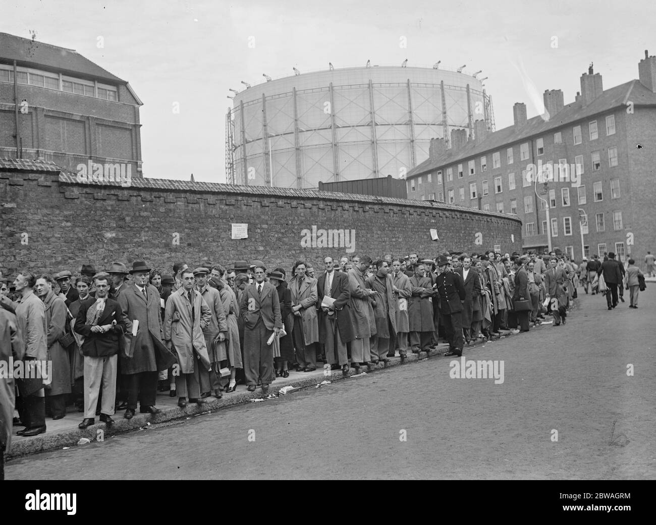 Test match queues at The Oval cricket ground , Kennington , London . 20 August 1938 Stock Photo