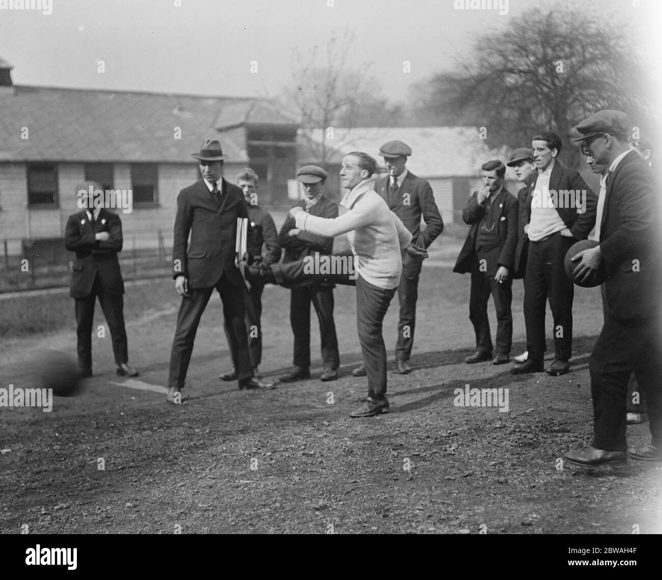 Blind man at St Dunstan ' s playing football 20 March 1920 Stock Photo