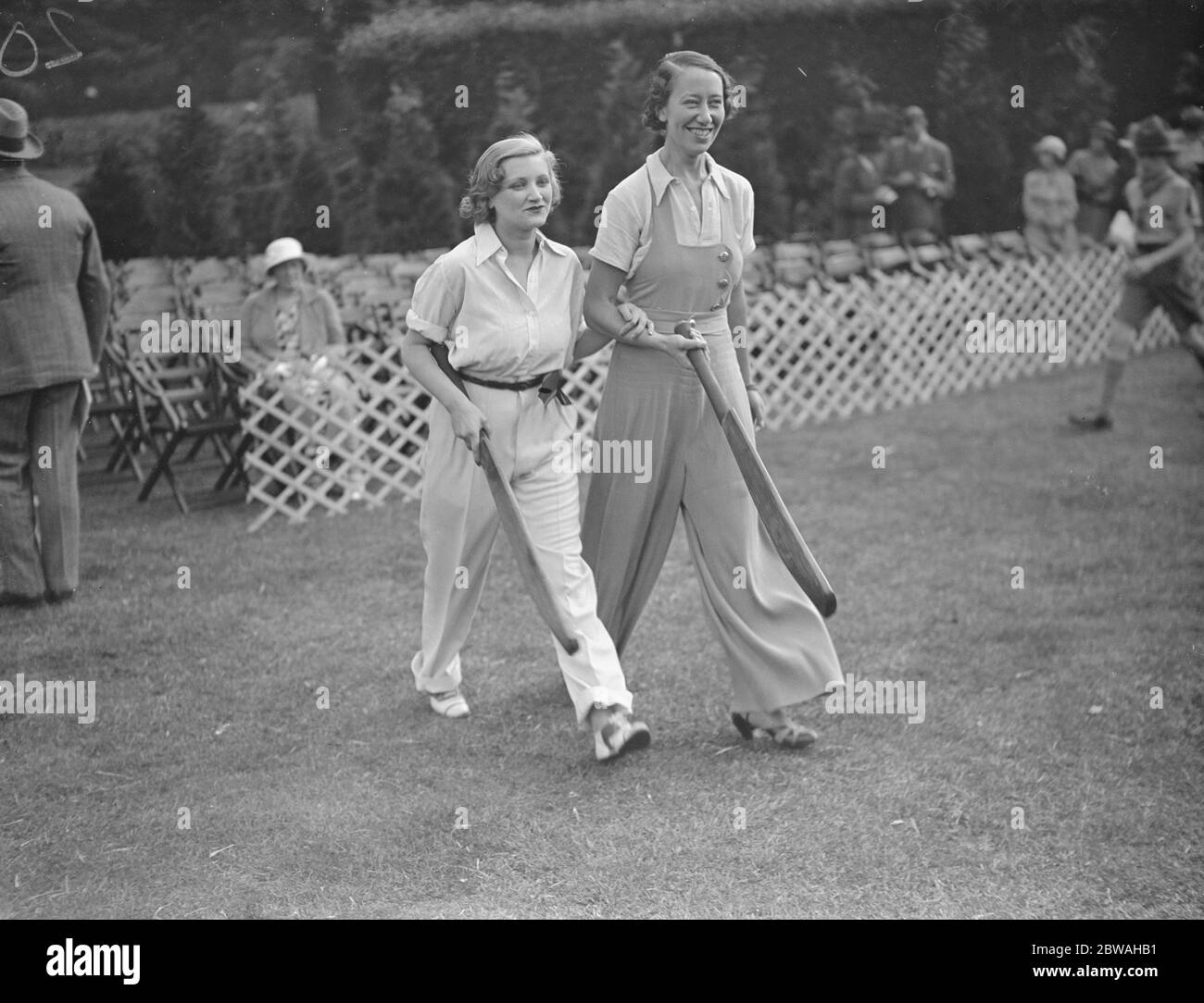 Authors versus actresses cricket at Hampstead Cricket Club Miss Margery Binner and Miss Flora Robson ( right ) Stock Photo