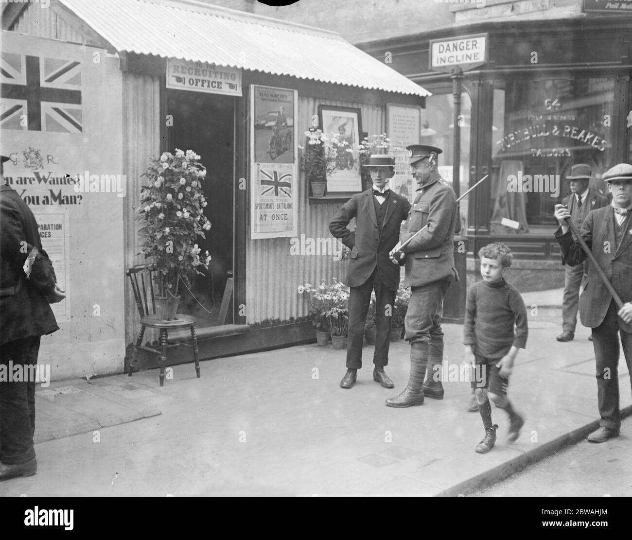 Sportsmen Battalion recruiting office strand  Join the Sportsmen's Battalion's Royal Fusilliers at once Stock Photo