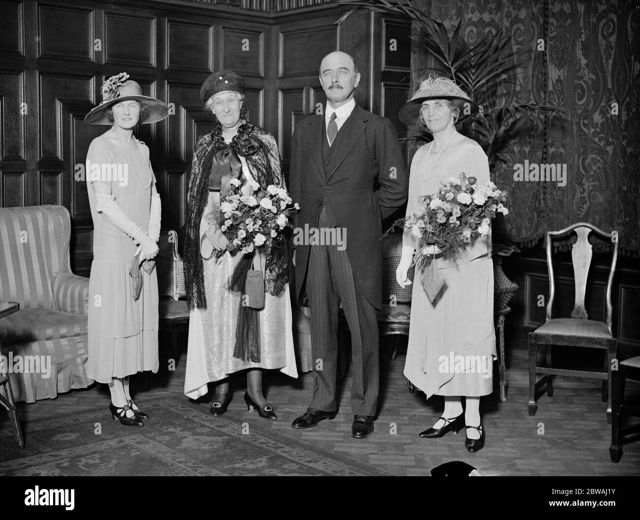 Luncheon at the hotel Cecil for Baronne De La Grange ( Mother of the British Army ) The marchioness of Titchfield , Baronne De La Grange and Lady Allenby 13 July 1925 Stock Photo