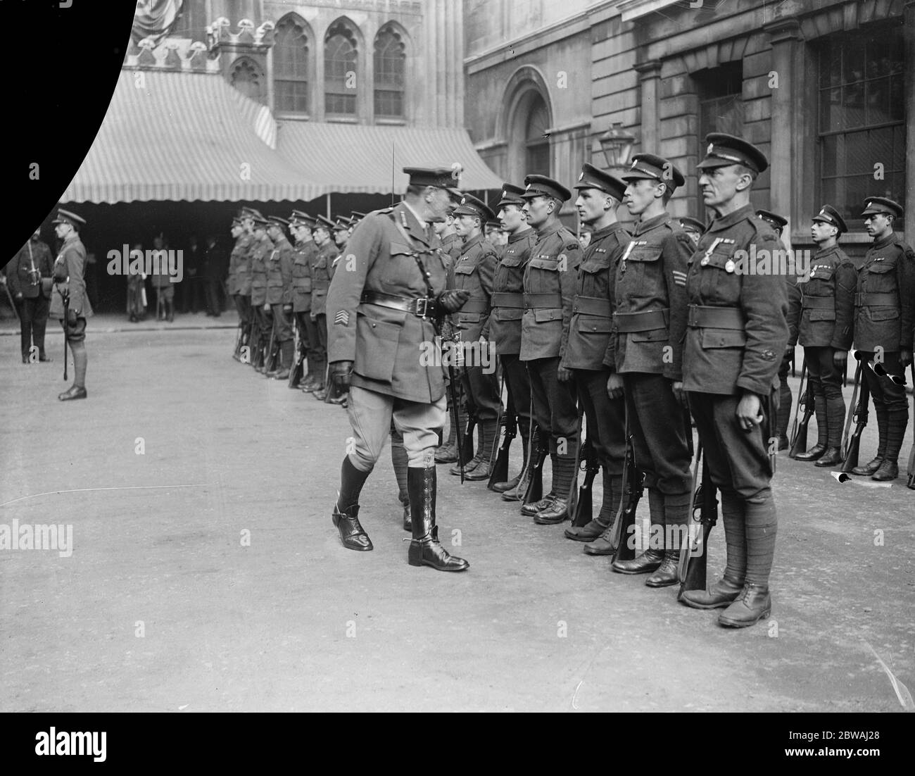 General Allenby at the Guildhall , London , inspecting the Guard of Honour . 7 October 1919 Stock Photo