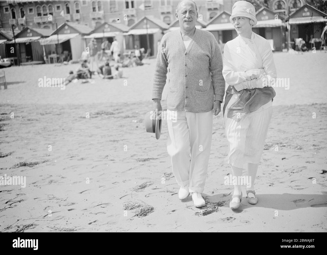On the Lido Sir Charles and Lady Mendl 1927 Ella Anderson de Wolfe , famous interior designer also known as Elsie de Wolfe , married French diplomat Sir Charles Mendl in 1926 Stock Photo