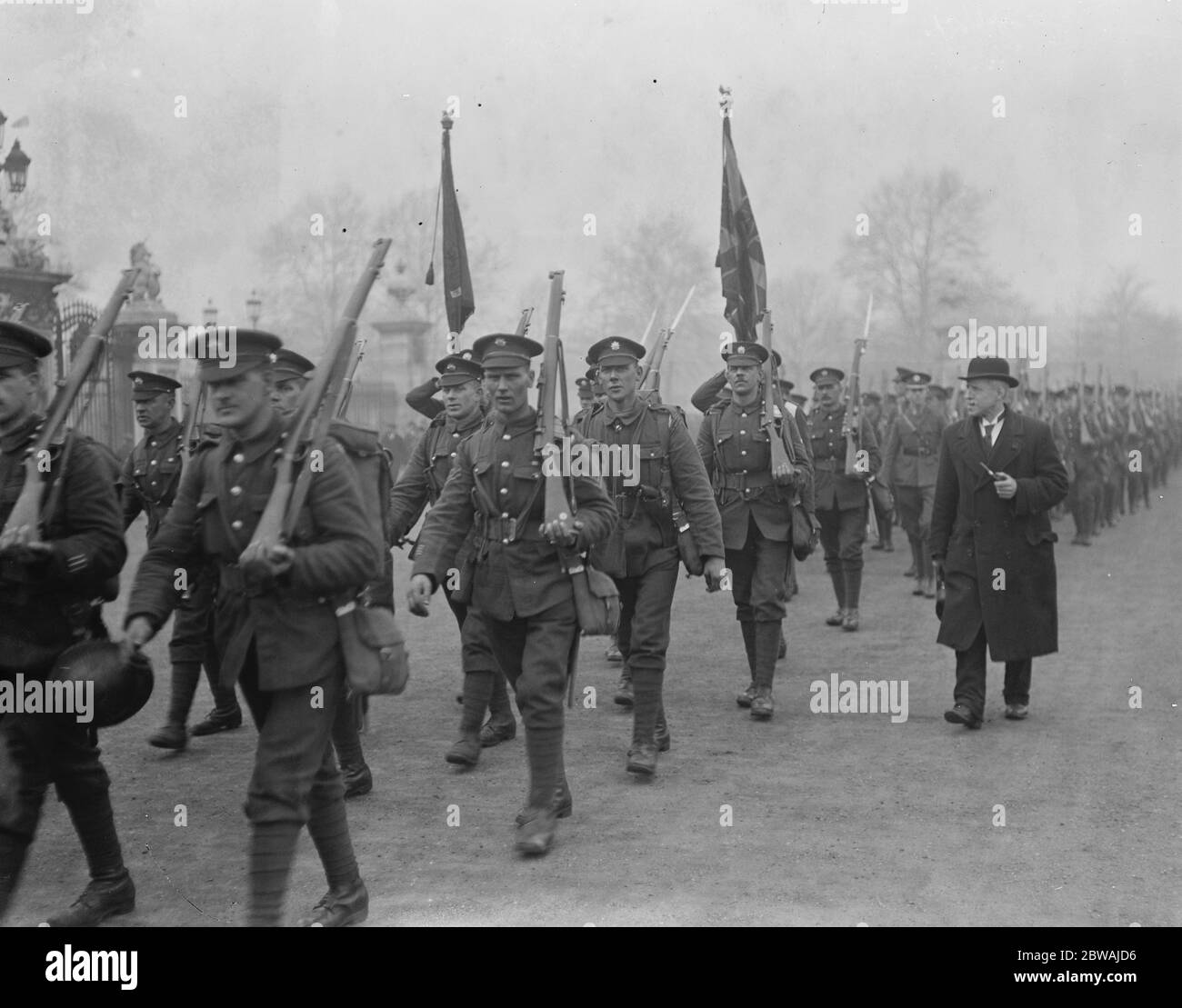 Return of the Scots Guards The march past Buckingham Palace of the colours 3 March 1919 Stock Photo