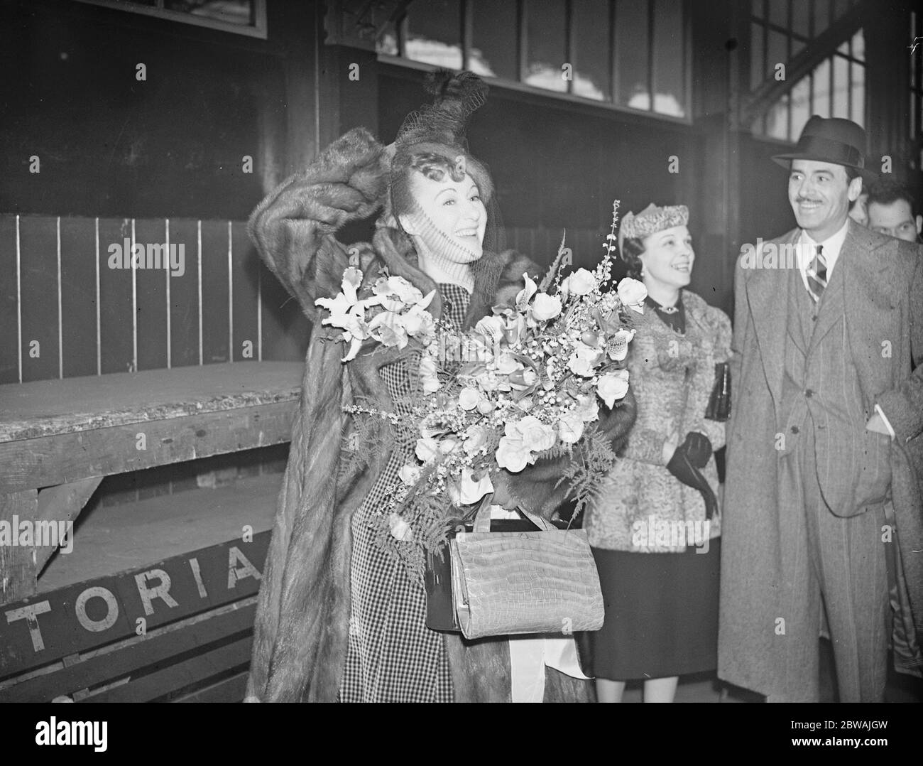 At Victoria . Miss Grace Moore . 28 October 1938 Stock Photo
