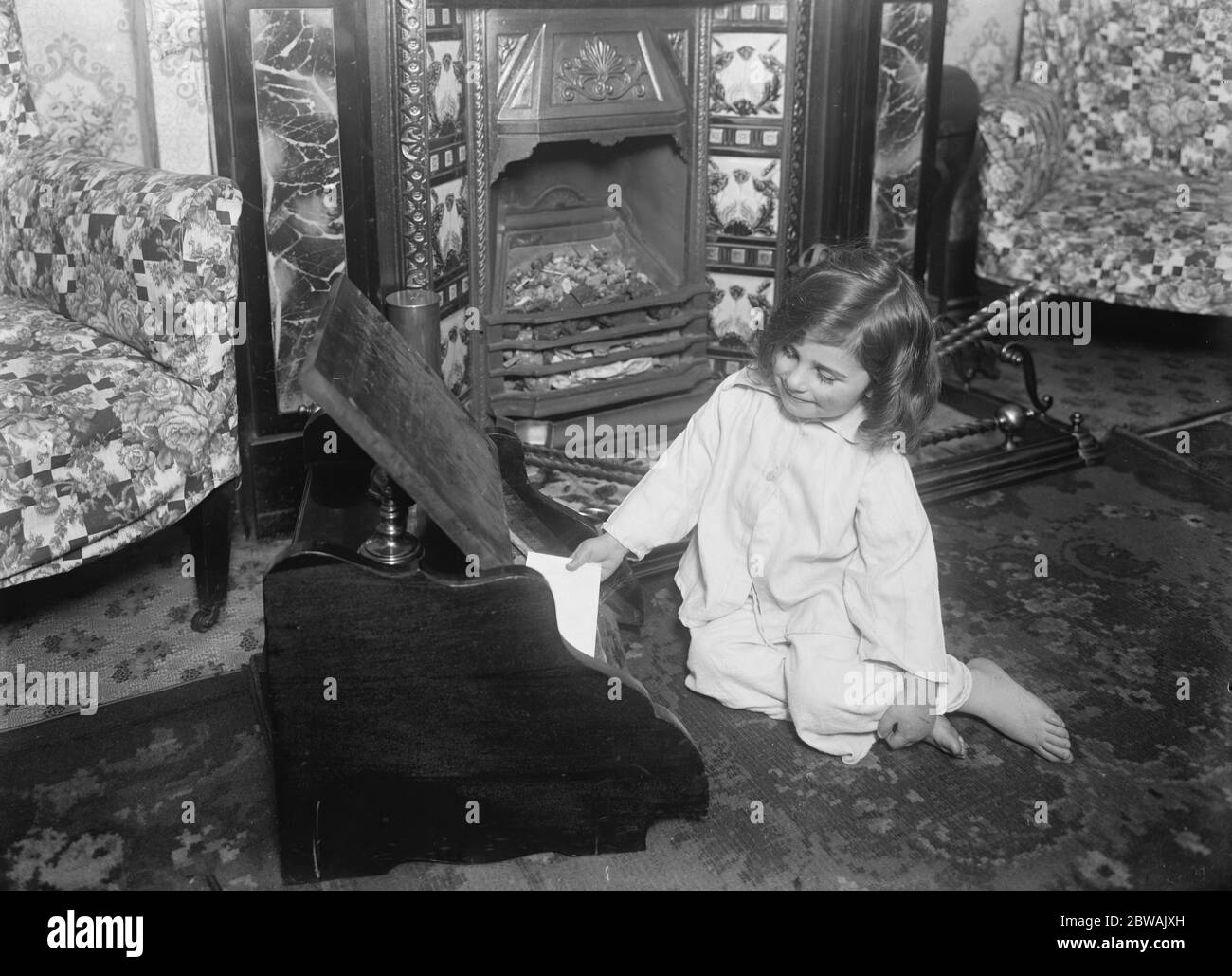 Christmas In 1910s High Resolution Stock Photography And Images Alamy