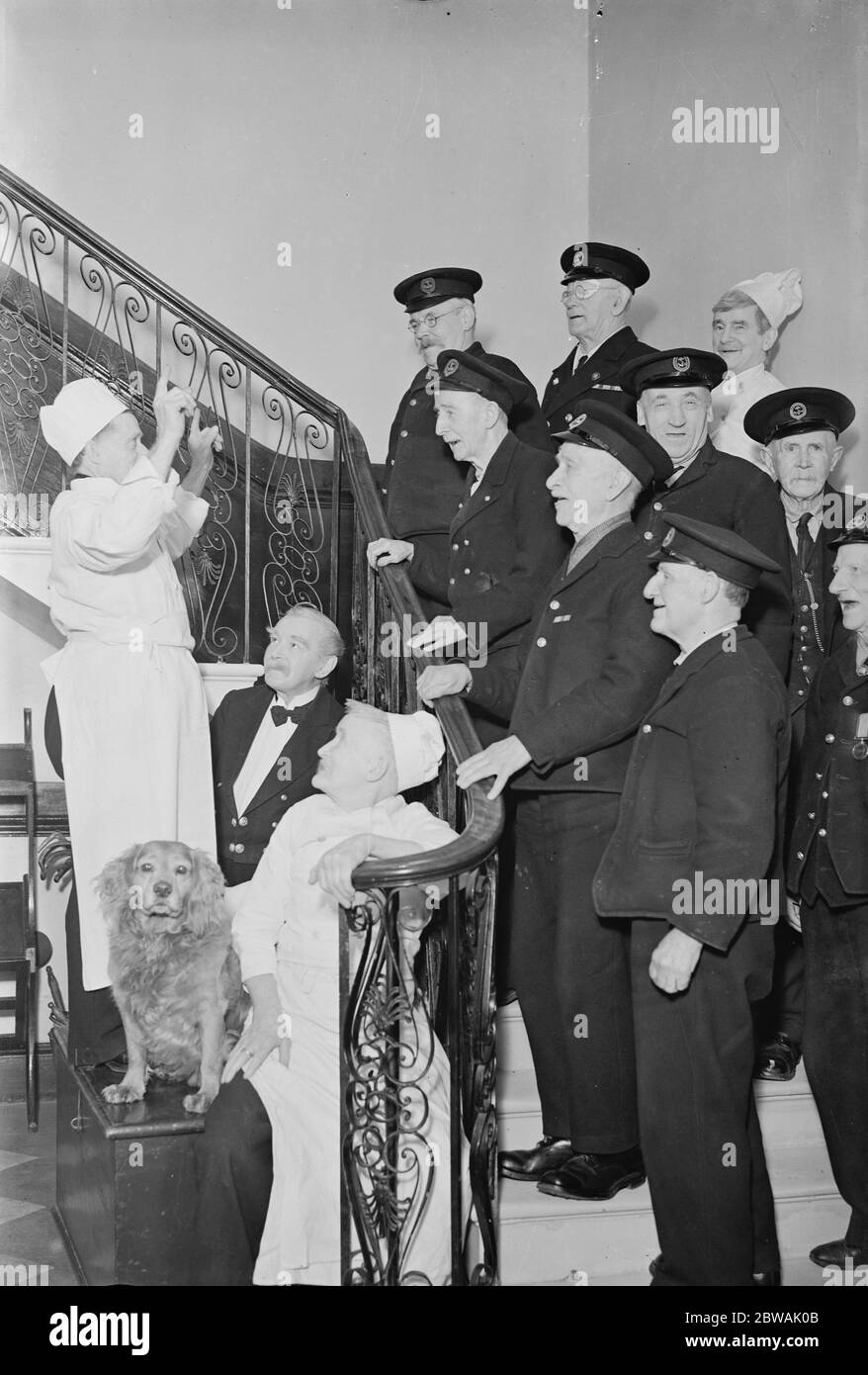 Members of the Royal Alfred home for seamen , in Belvedere , London , rehearsing sea shanties for Christmas 10 December 1935 Stock Photo
