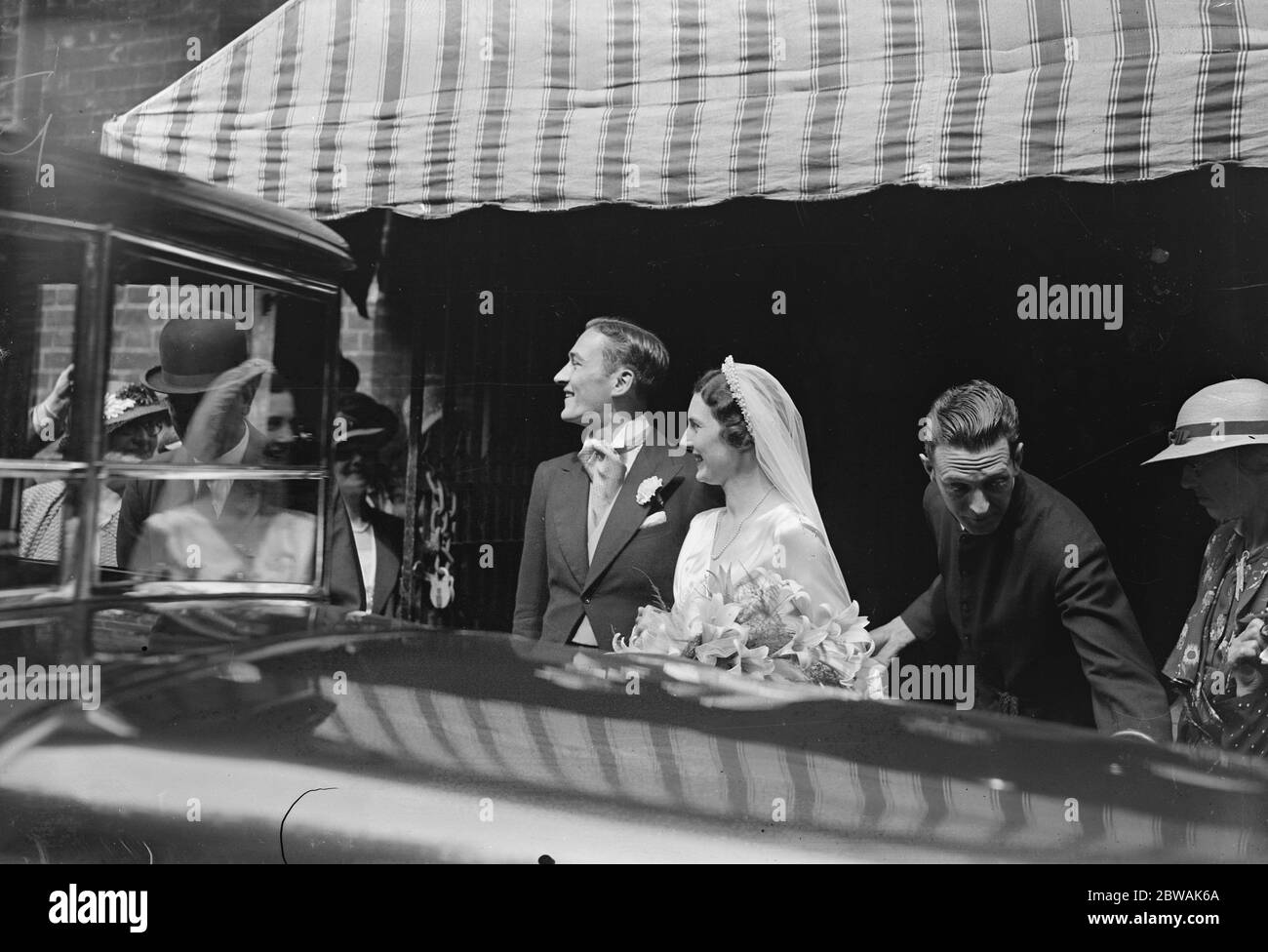 Wedding of Mr Nicholas Haworth Booth and Miss Honor Hamilton at Holy Trinity , Brompton 17 July 1936 Stock Photo
