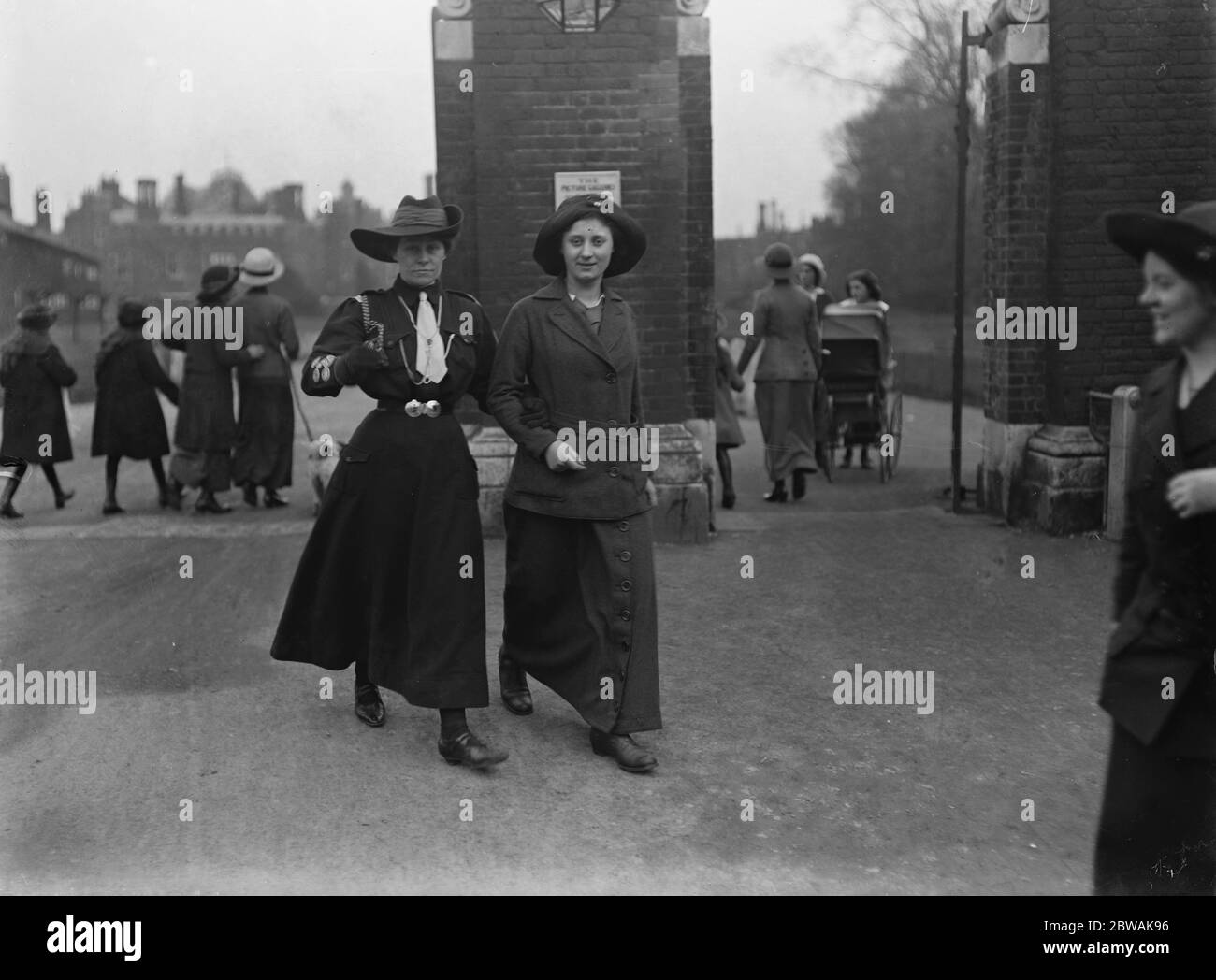 English girl hi-res stock photography and images - Alamy