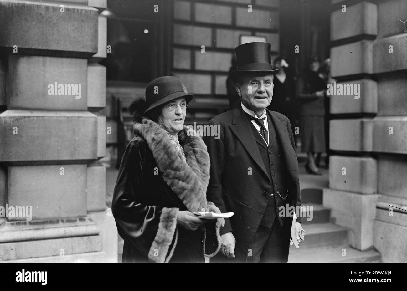 Private View Day at the Royal Academy Lord and Lady Wakefield 1933 Stock Photo