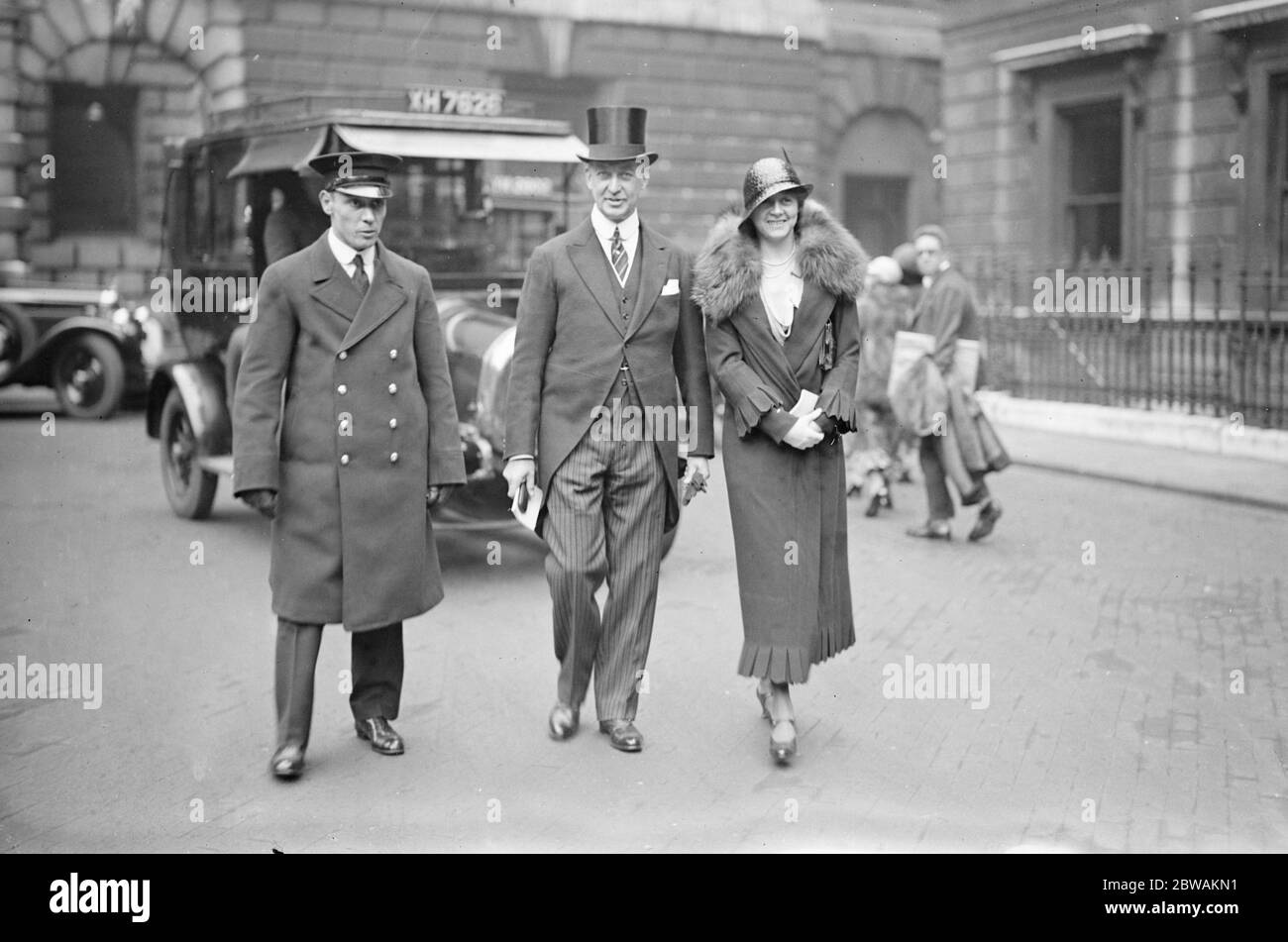 Private view day at the Royal Academy . Earl and Countess Stanhope . 1932 Stock Photo