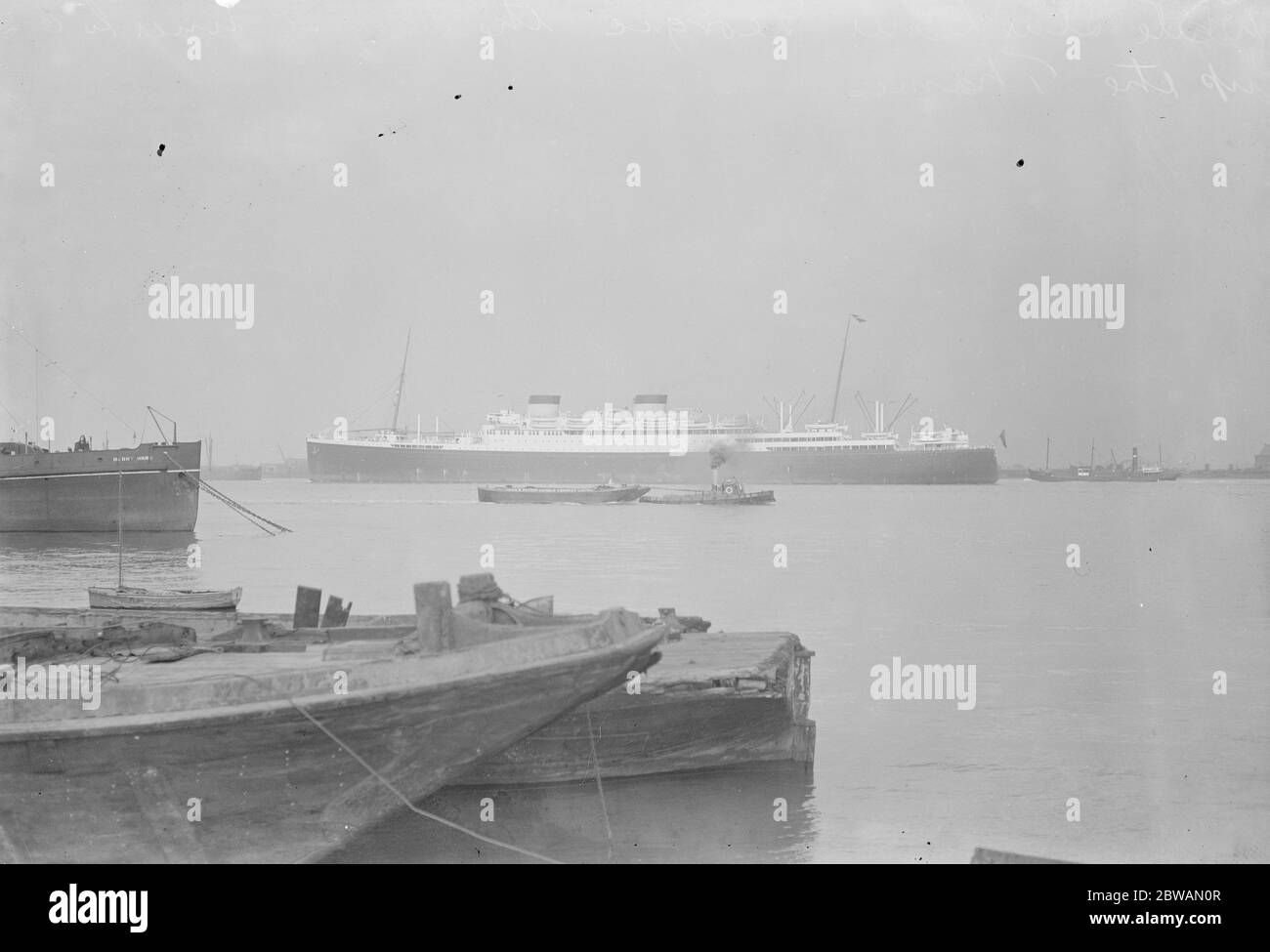 White Star Line SS Georgic , the largest liner to go up the Thames September 1936 Stock Photo