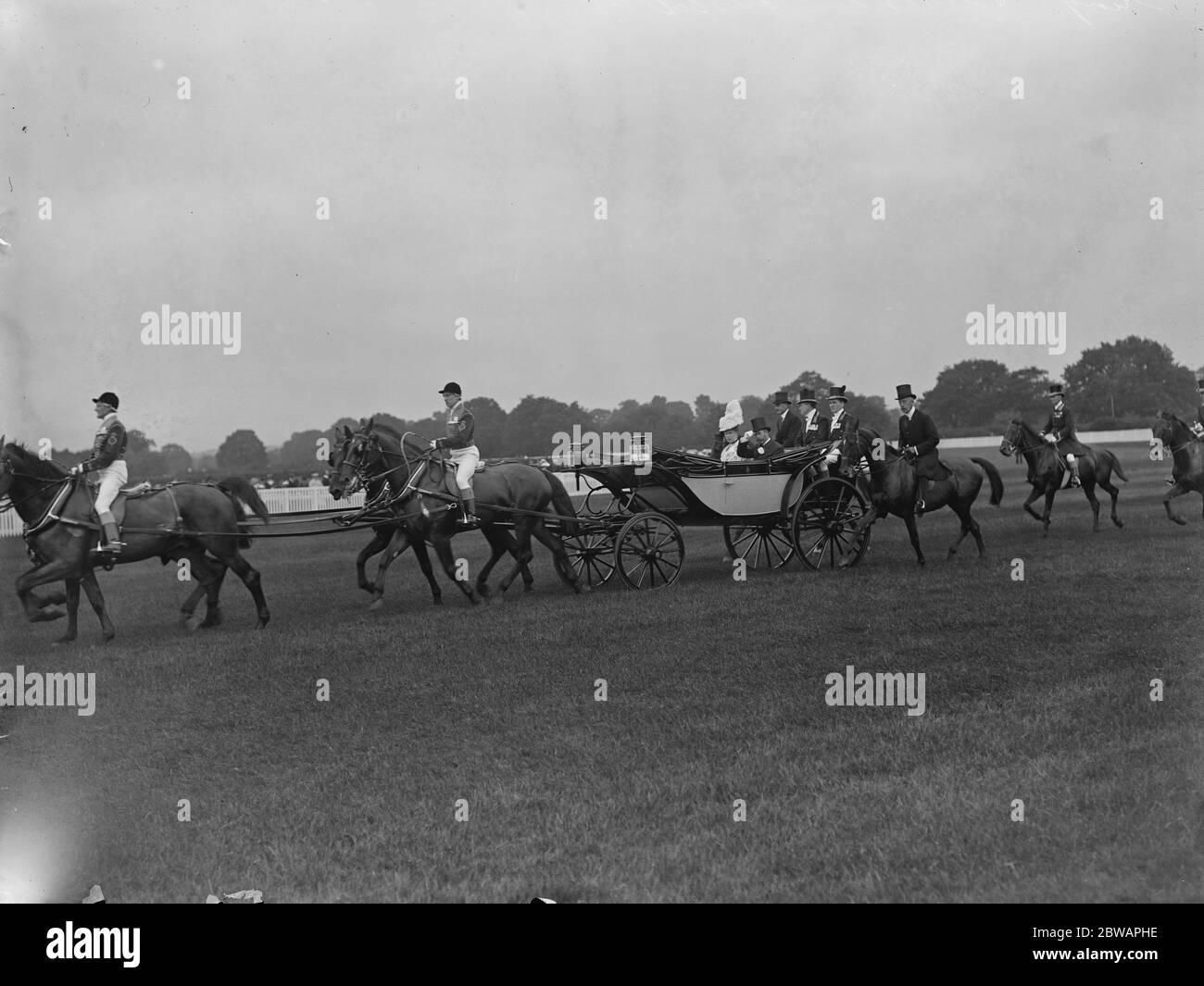 The King And Queen Arrive At Royal Ascot Races 12 June 1921 Stock Photo Alamy The King And Queen Arrive At Royal Ascot Races 12 June 1921 Stock Photo Alamy