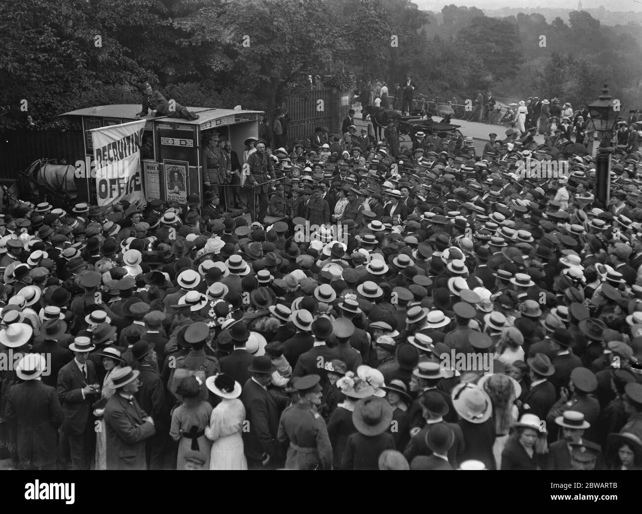 World war one recruiting office hi-res stock photography and images - Alamy