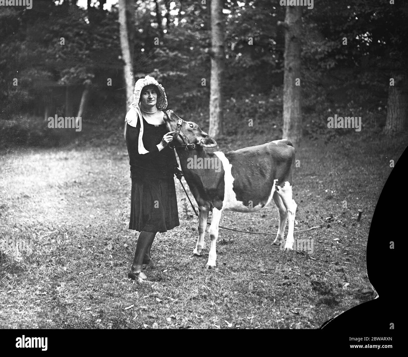 Mrs Sybil Hathaway , the second woman to hold the position of Seigneur of Sark , photographed at the Seigneurie . 1927 Stock Photo