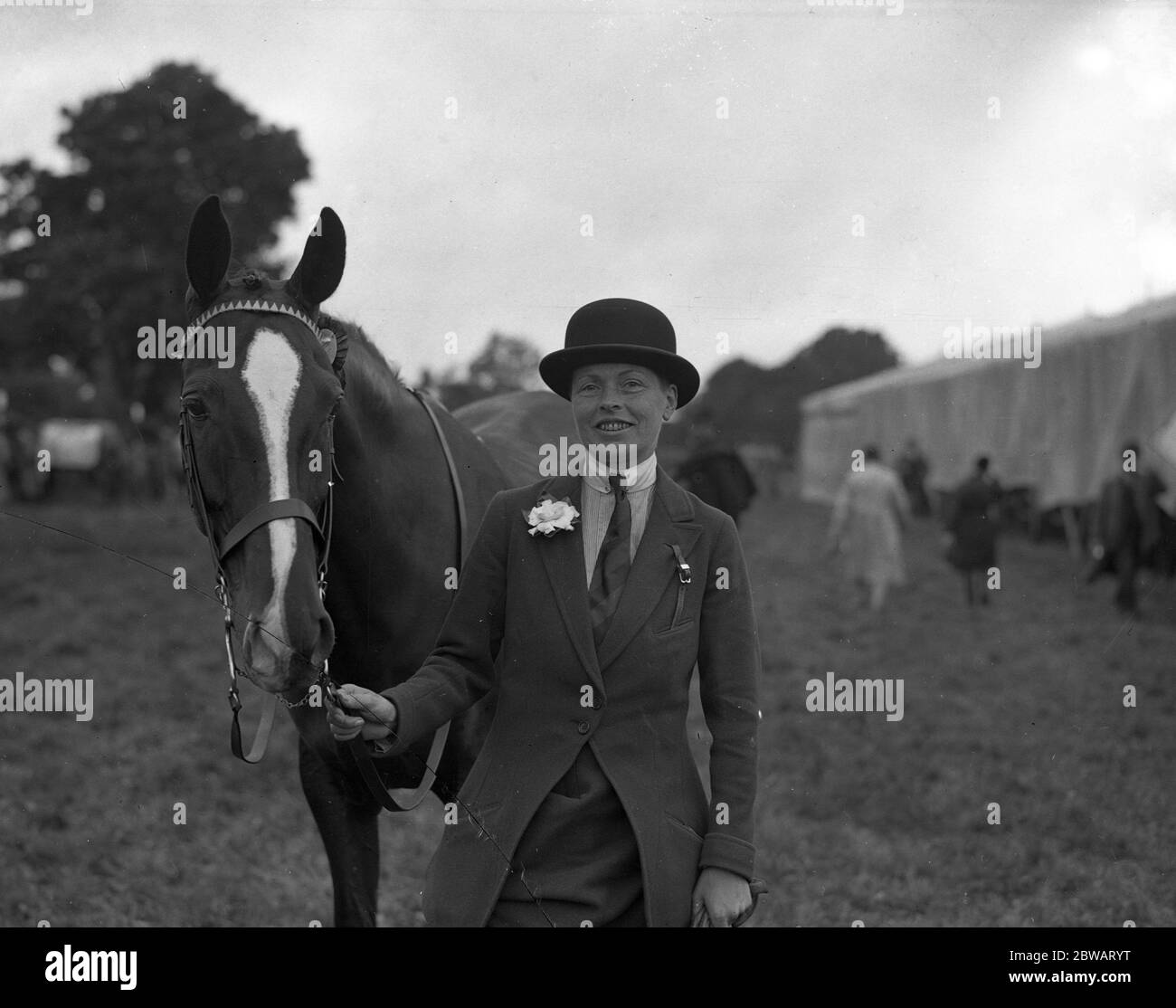 Rutland County Show at Oakham . The Hon Mrs Barbara Miller with her horse . 1932 Stock Photo