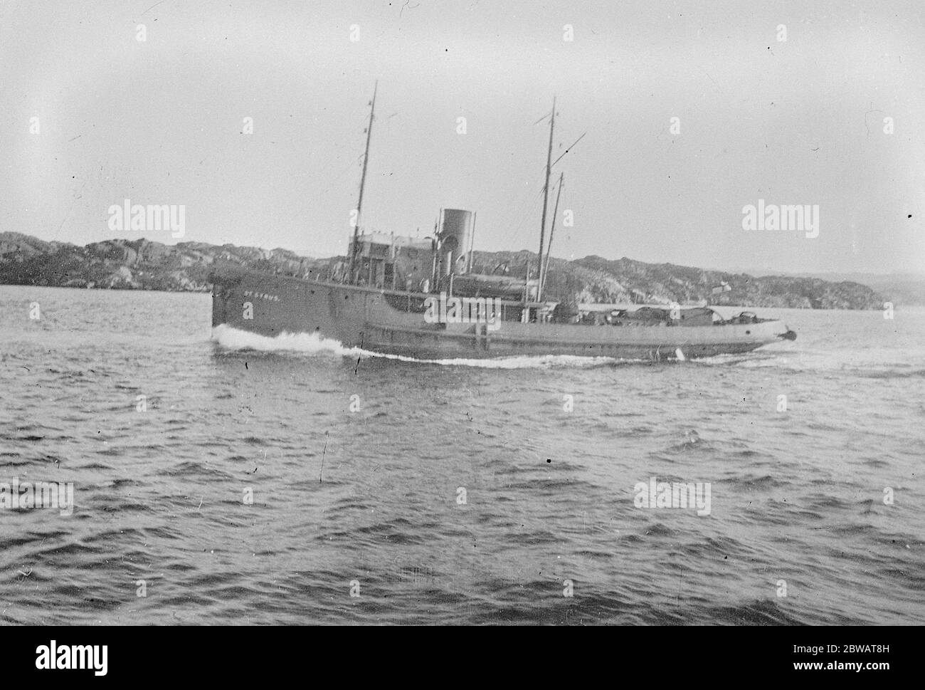 HM Tug St Cyrus leaving Bergen 19 April 1920 Stock Photo