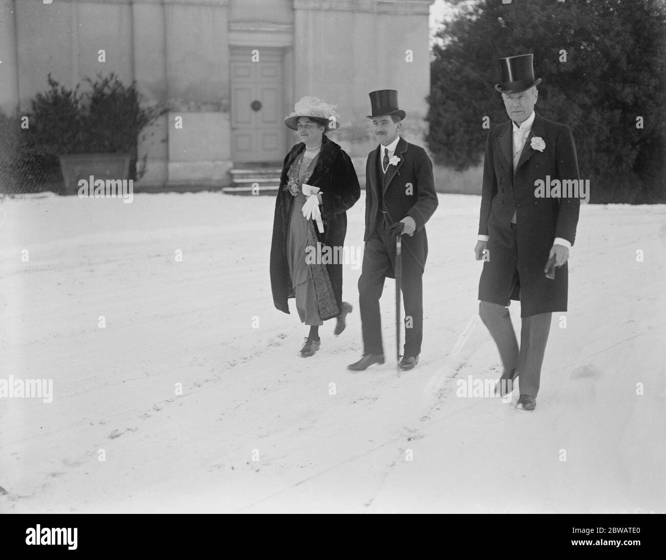 Marquess ' s Daughter Married Lady Phyllis Harvey and Captain John Duncan were married at Ickworth , near Bury St Edmunds left to right the Marchioness of Bristol , Lord Erskine , and the Marquis of Bristol 9 November 1921 Stock Photo