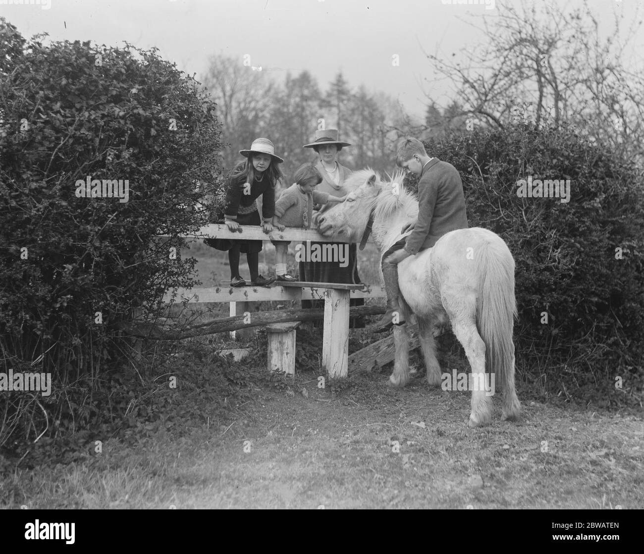 1920s family leisure hi-res stock photography and images - Alamy