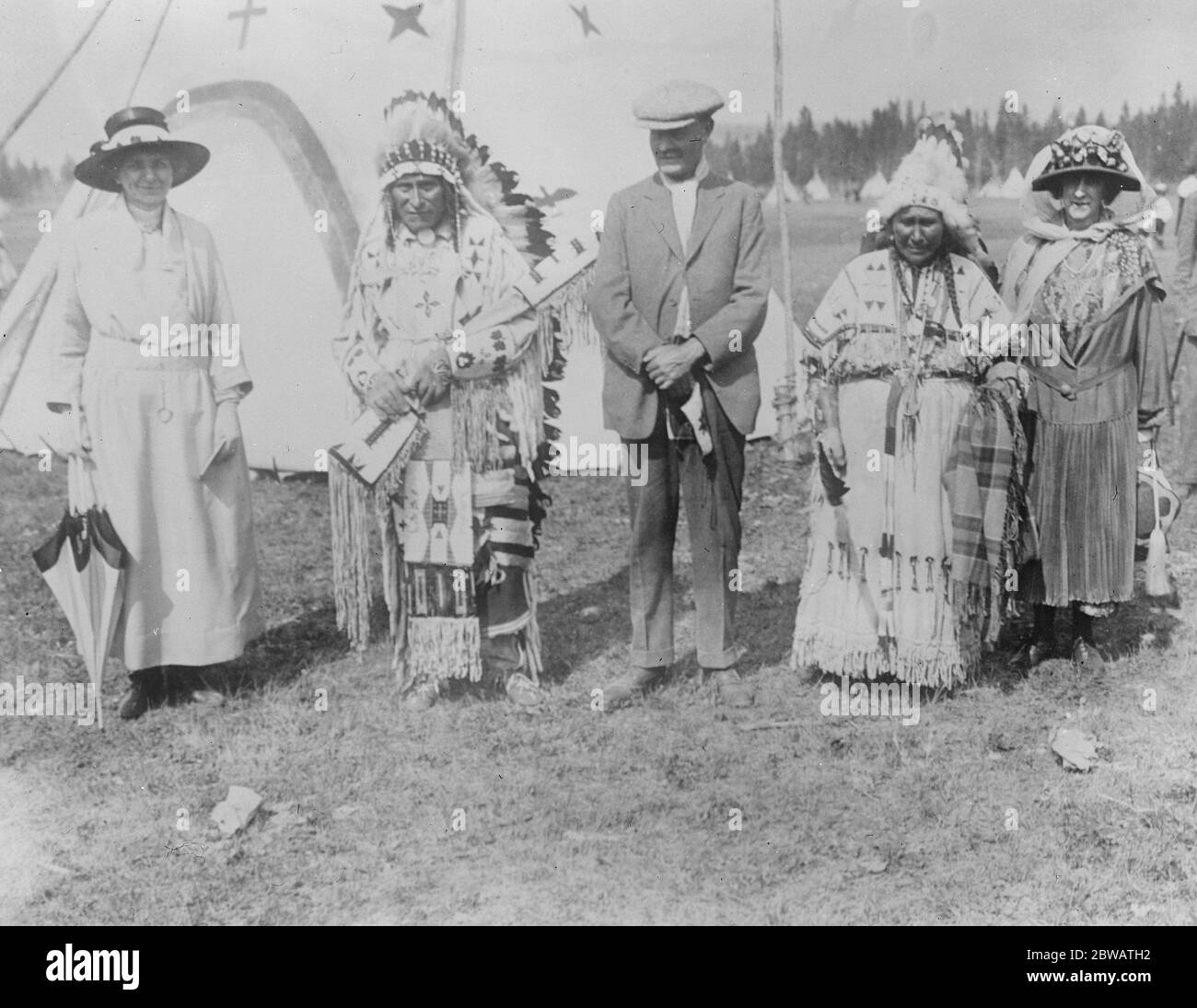 Lord and Lady Byng with the Indians Lady Margaret Boscawen and Lord and Lady Byng photographed at Banff on Indian Day , with Hector Crawler , Head Chief of the Stoney Indians and his wife 8 August 1922 Stock Photo