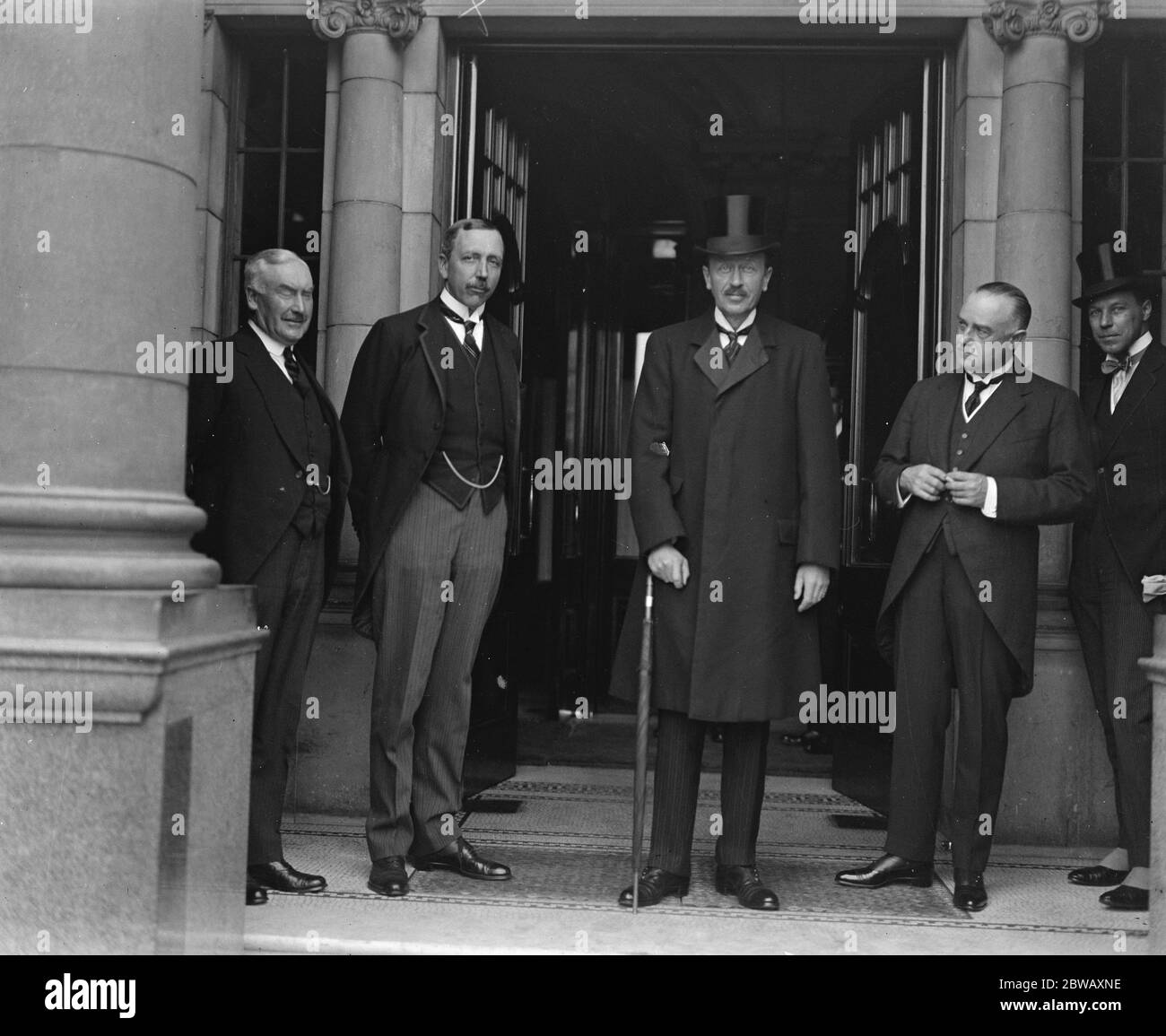 Secretary of State for war unveils memorial . Left to right : Sir Joseph Hood , Sir Arthur Churchman , Sir Laming Worthington Evans , and Sir Hugo Cunliffe Owen , Bart , at the ceremony . 3 July 1922 Stock Photo